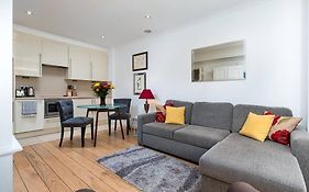 Chic Apartment - Fabulous Central Location In Zone 1